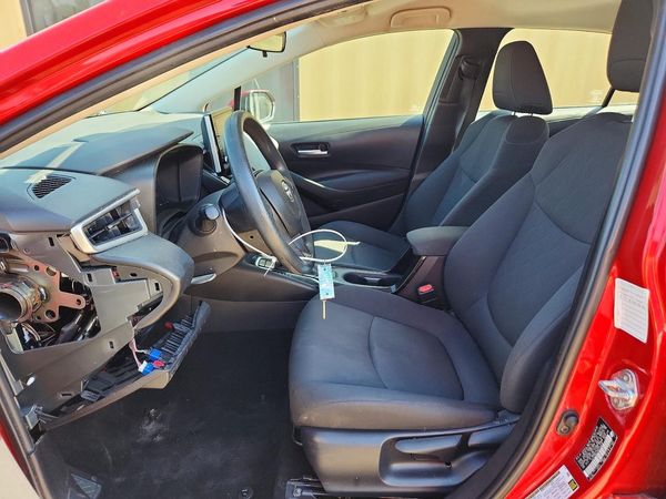 2021 TOYOTA COROLLA LE — DENT