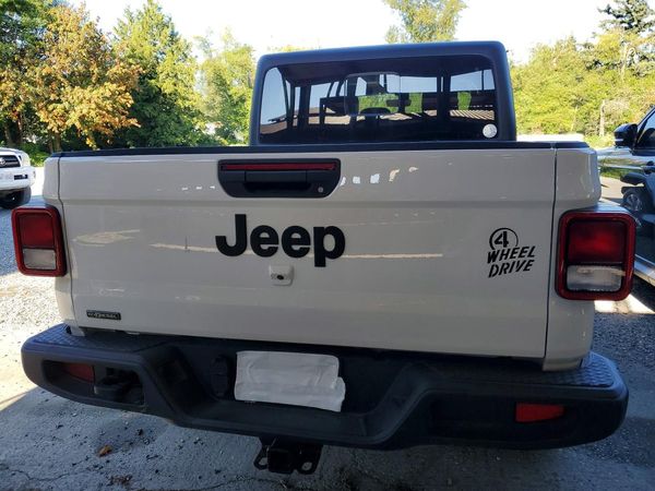 2022 JEEP GLADIATOR Sport
