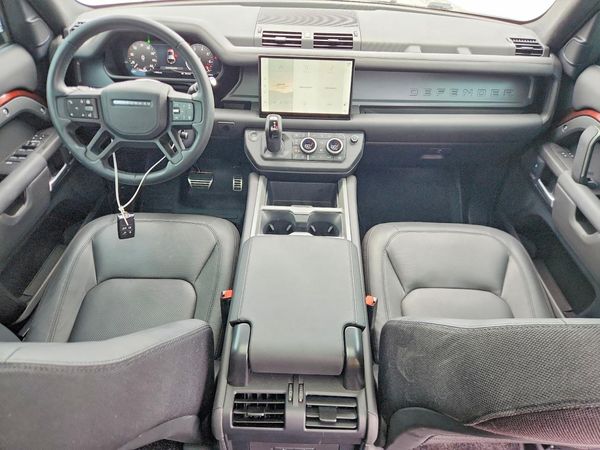 2025 LAND ROVER DEFENDER 110 Sedona Red