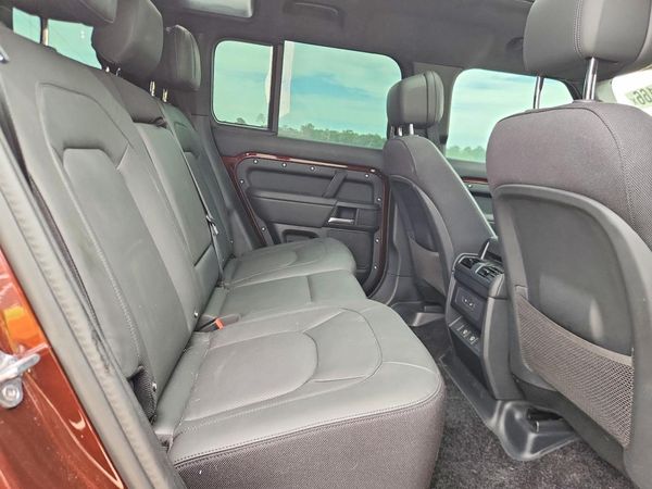 2025 LAND ROVER DEFENDER 110 Sedona Red