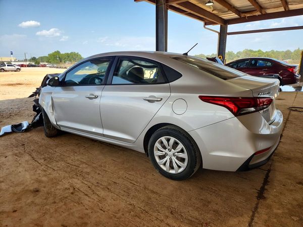 2018 HYUNDAI ACCENT SE and SEL