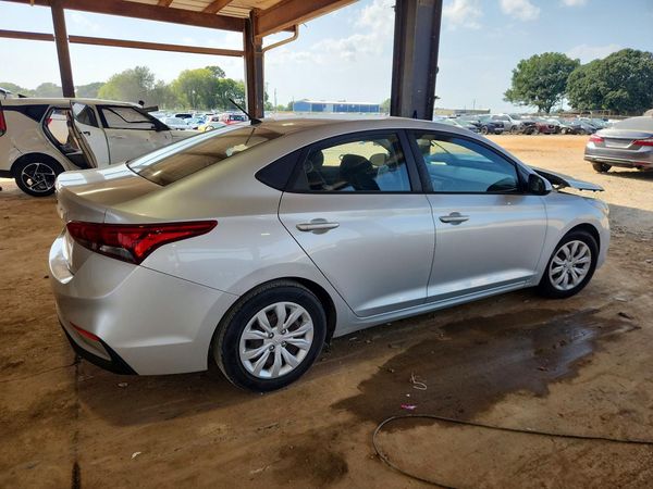 2018 HYUNDAI ACCENT SE and SEL
