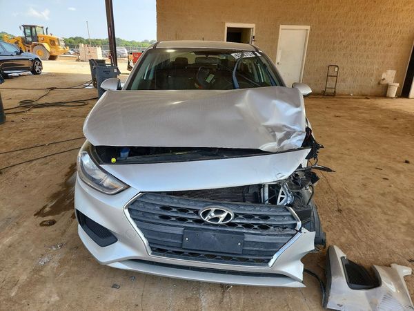 2018 HYUNDAI ACCENT SE and SEL