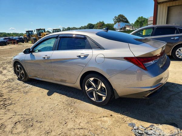 2022 HYUNDAI ELANTRA SEL w/ Premium Pkg