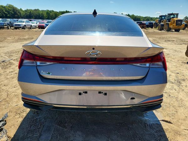 2022 HYUNDAI ELANTRA SEL w/ Premium Pkg