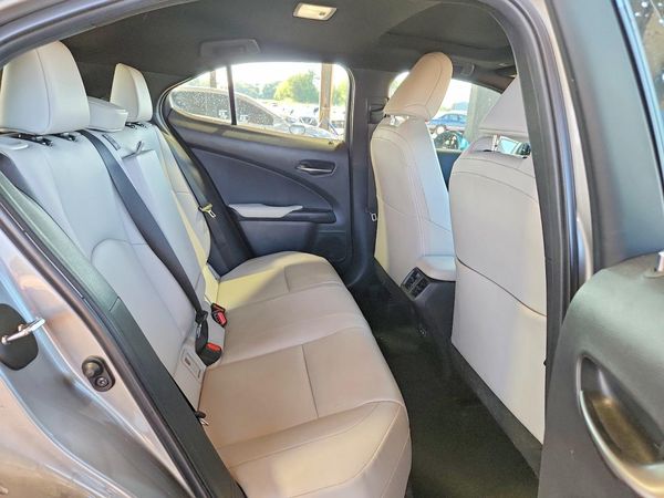 2022 LEXUS UX 200 200 Premium