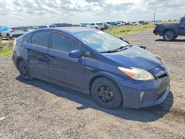 2015 TOYOTA PRIUS