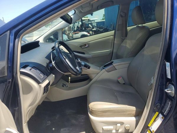2015 TOYOTA PRIUS