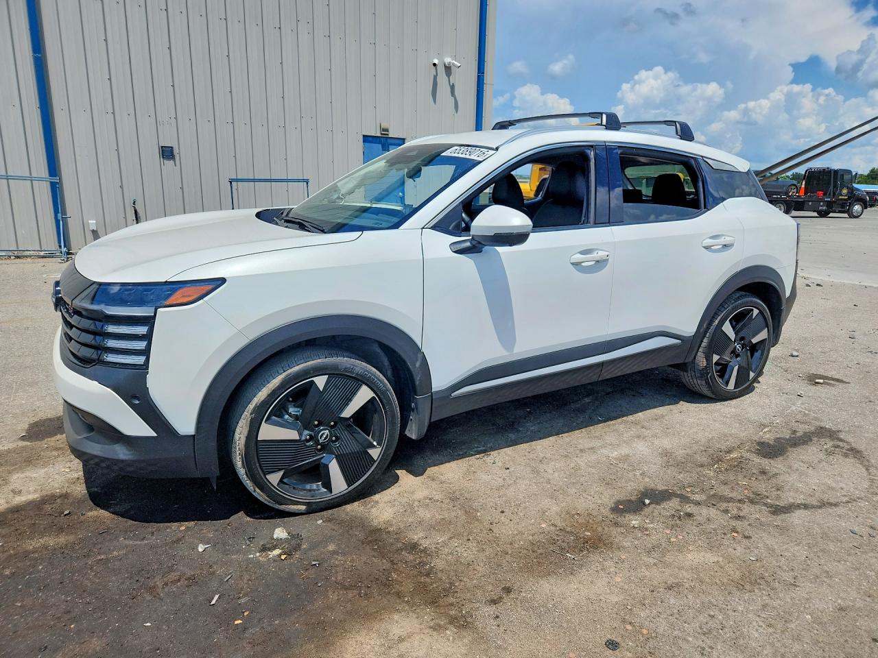 2025 NISSAN KICKS