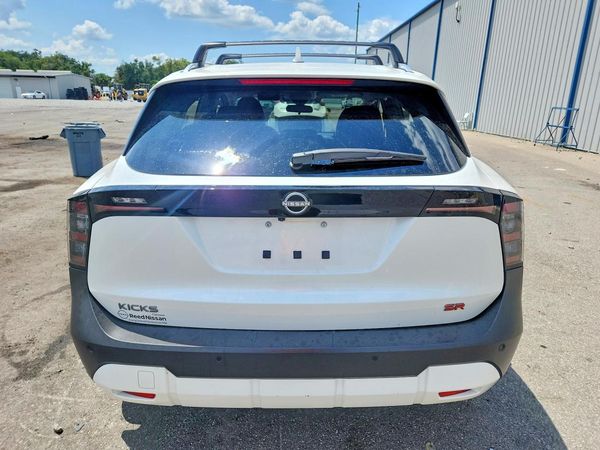 2025 NISSAN KICKS