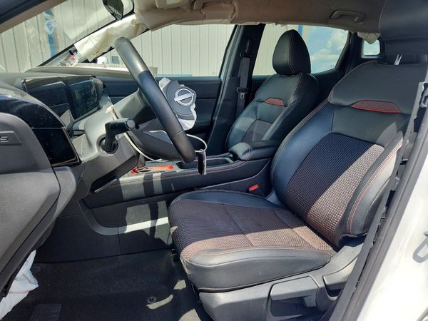 2025 NISSAN KICKS