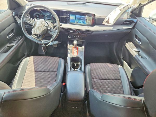 2025 NISSAN KICKS