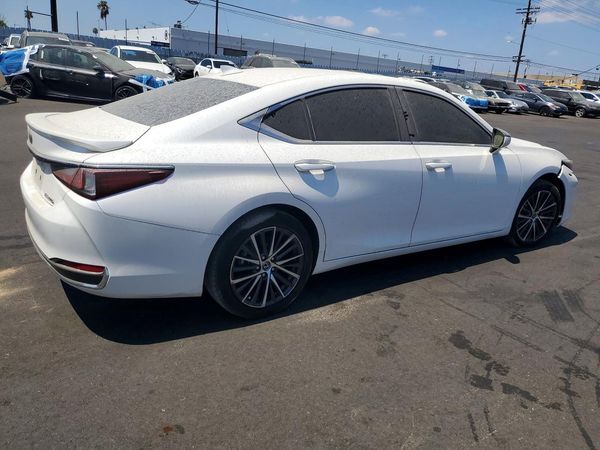 2025 LEXUS ES 300H