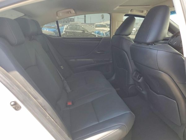 2025 LEXUS ES 300H