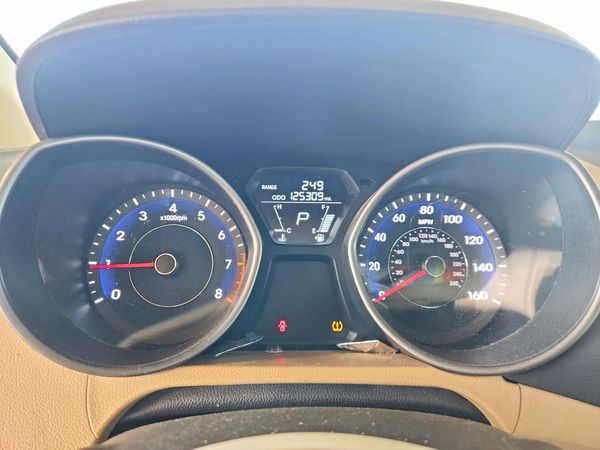 2013 HYUNDAI ELANTRA