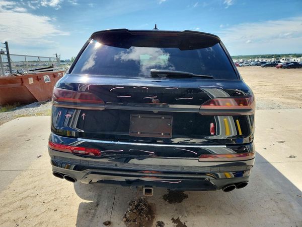 2021 AUDI SQ7