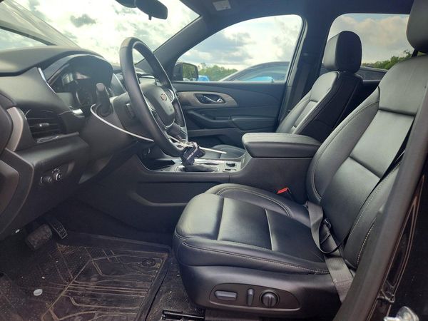 2023 CHEVROLET TRAVERSE LT