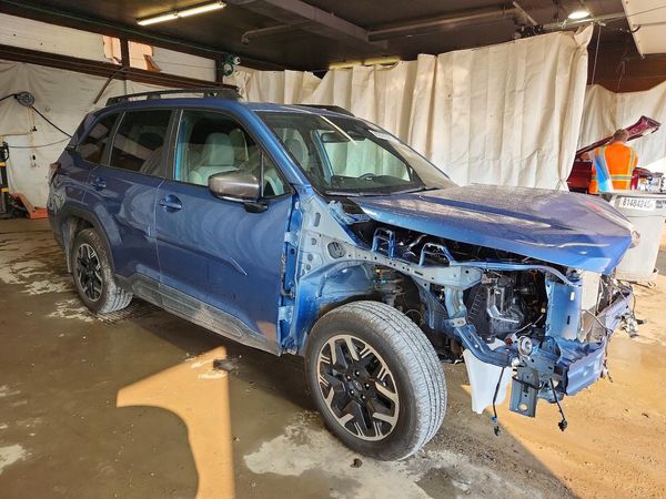 2025 SUBARU FORESTER Premium