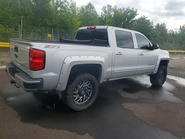 2017 CHEVROLET SILVERADO LT
