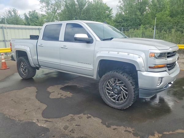 2017 CHEVROLET SILVERADO LT