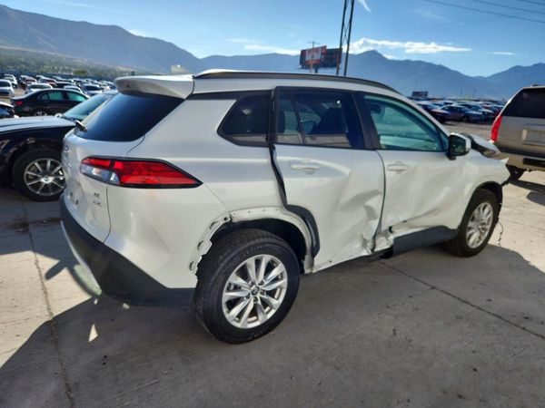 2024 TOYOTA COROLLA CROSS LE