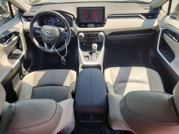 2020 TOYOTA RAV4 XLE Premium
