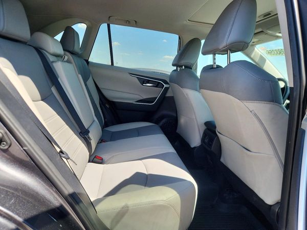 2020 TOYOTA RAV4 XLE Premium