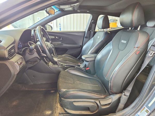 2019 HYUNDAI VELOSTER 2.0L and 2.0L Premium