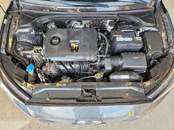 2019 HYUNDAI VELOSTER 2.0L and 2.0L Premium