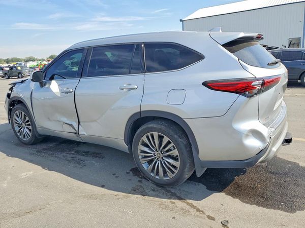 2022 TOYOTA HIGHLANDER Platinum