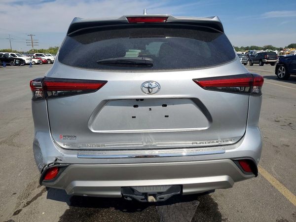 2022 TOYOTA HIGHLANDER Platinum