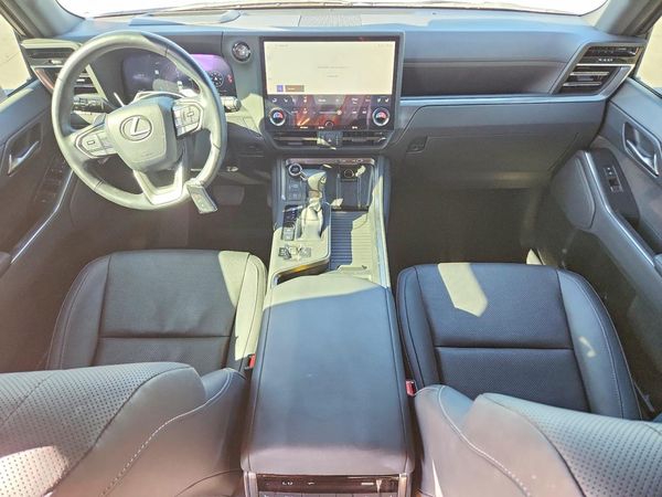 2024 LEXUS GX 550
