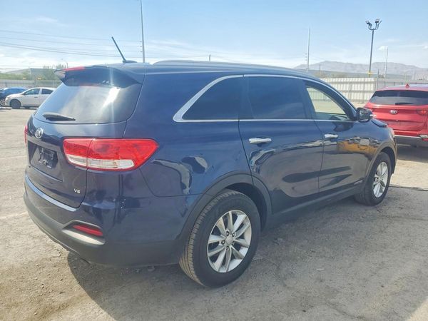 2016 KIA SORENTO L / LX