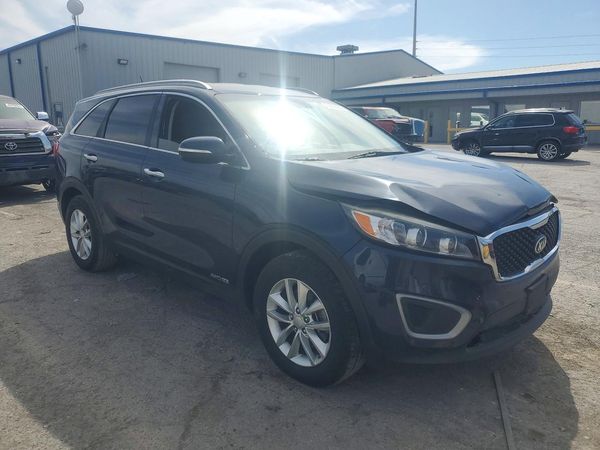 2016 KIA SORENTO L / LX