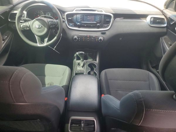 2016 KIA SORENTO L / LX