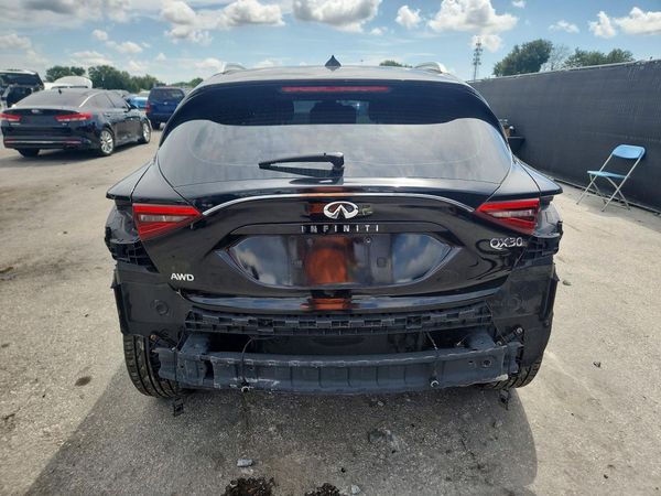 2018 INFINITI QX30