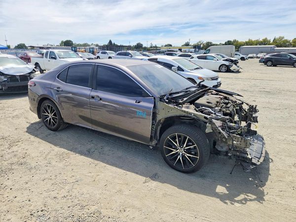 2022 TOYOTA CAMRY