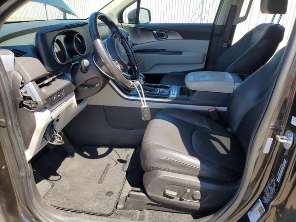 2024 KIA CARNIVAL LX, LX Seat Package