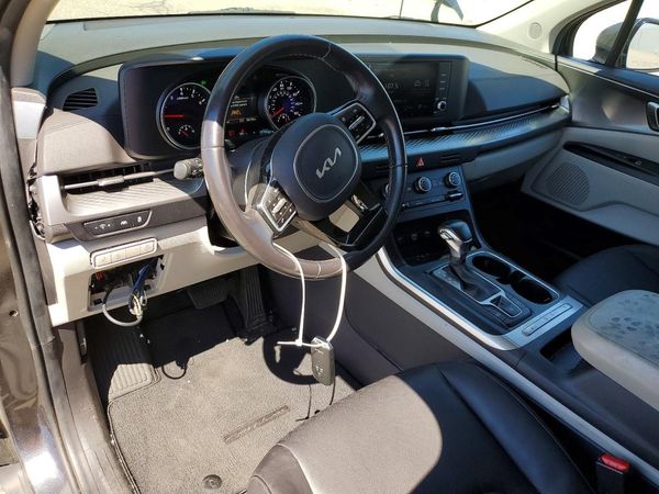 2024 KIA CARNIVAL LX, LX Seat Package
