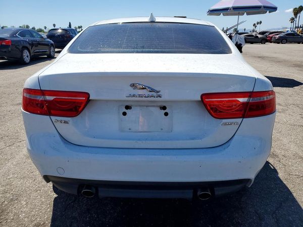 2018 JAGUAR XE