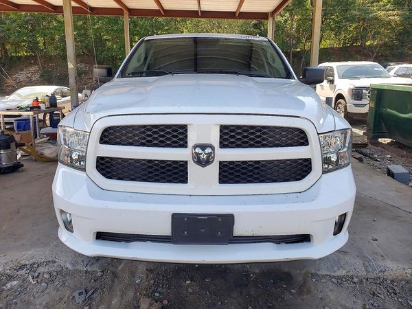 2016 RAM 1500 ST