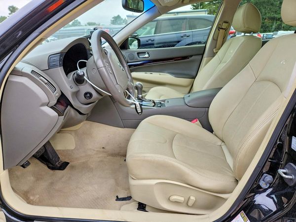 2013 INFINITI G37 — DENT