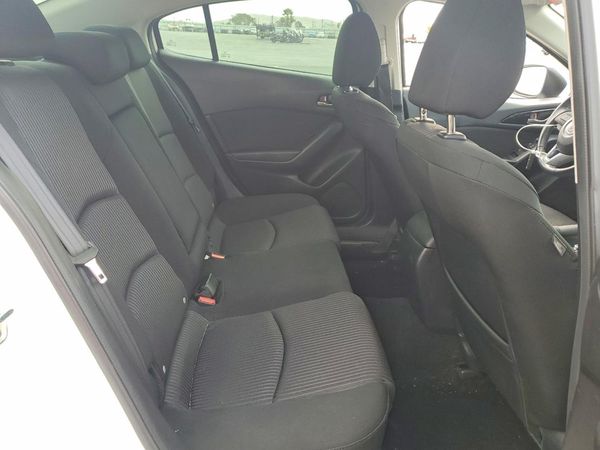 2015 MAZDA 3 Touring/GS