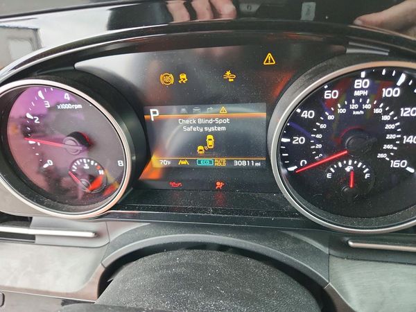 2024 KIA CARNIVAL EX
