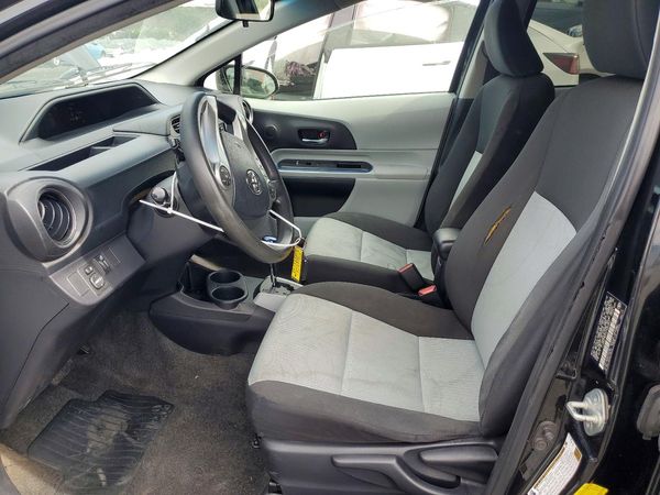 2013 TOYOTA PRIUS — DENT