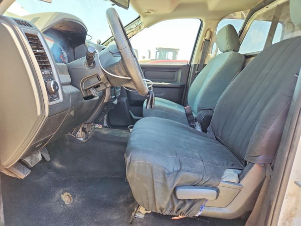 2015 RAM 1500 ST CREW CAB 4X4