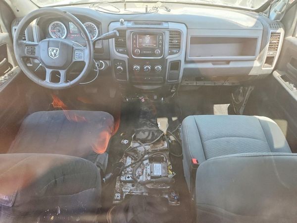 2015 RAM 1500 ST CREW CAB 4X4