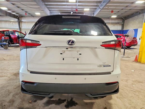 2016 LEXUS NX 300h Luxury