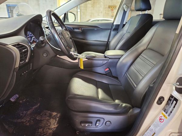2016 LEXUS NX 300h Luxury