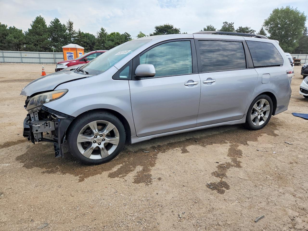 2013 TOYOTA SIENNA
